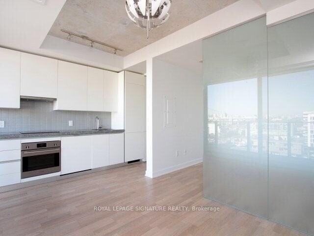 Property Photo:  629 King Street W 1318  ON M5V 1M5 