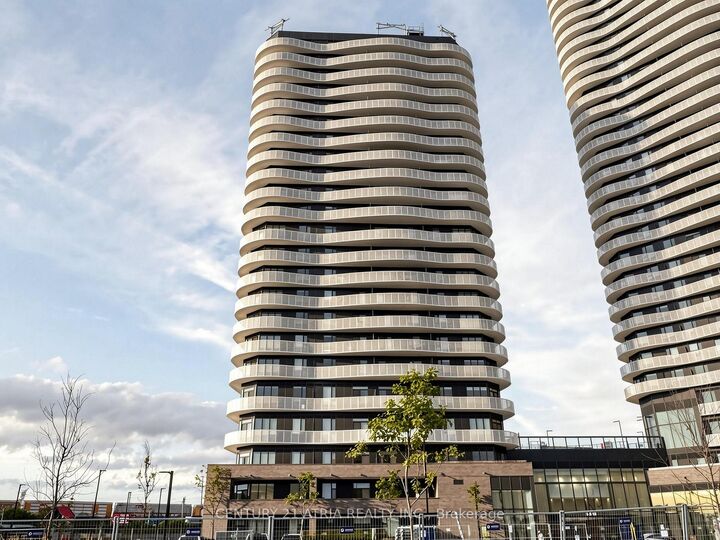 Property Photo:  10 Flavelle Trail 1609  ON L4L 0M9 