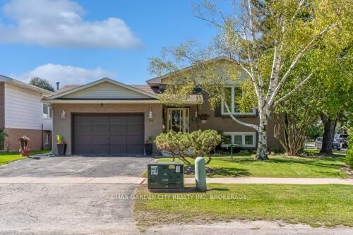 Photo de la propriété:  54 Crestcombe Road  ON L2S 2J4 