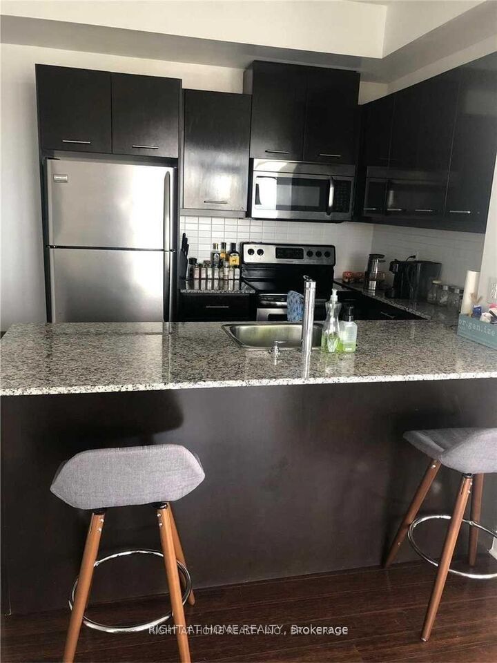 Property Photo:  360 Square One Drive 911  ON L5B 0G7 