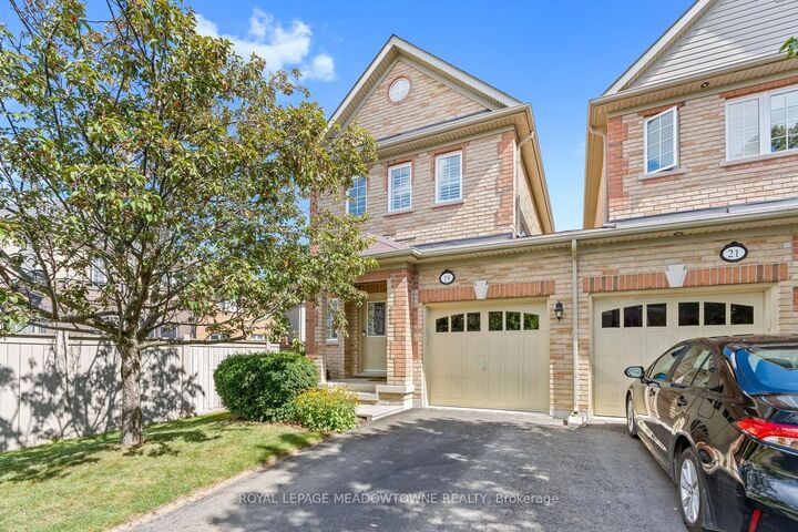 Property Photo:  19 Goldham Way  ON L7G 0B2 