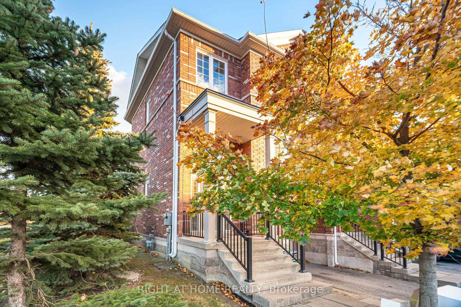 Property Photo:  7160 Triumph Lane  ON L5N 0C5 
