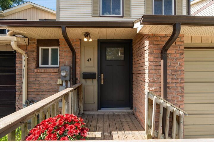 Property Photo:  47 Kipling Place  ON L4N 4W9 