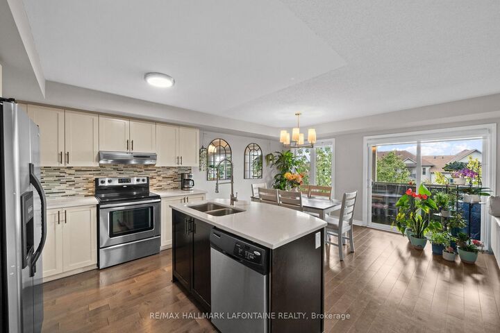 Property Photo:  585 Stonefield Private 7  ON K2G 4R4 