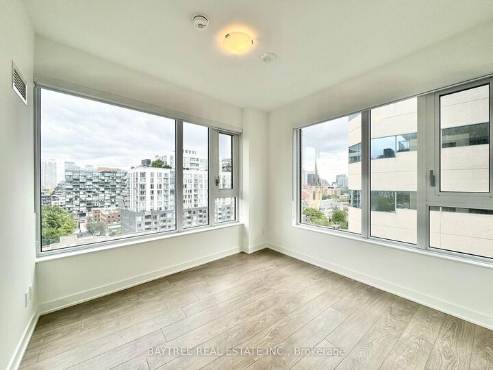 Property Photo:  543 Richmond Street W 1223  ON M5V 0W9 