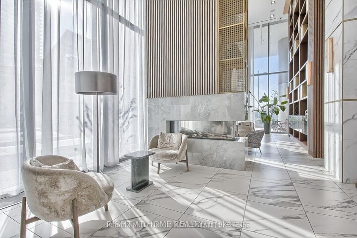 Property Photo:  950 Portage Parkway 4012  ON L4K 0J7 