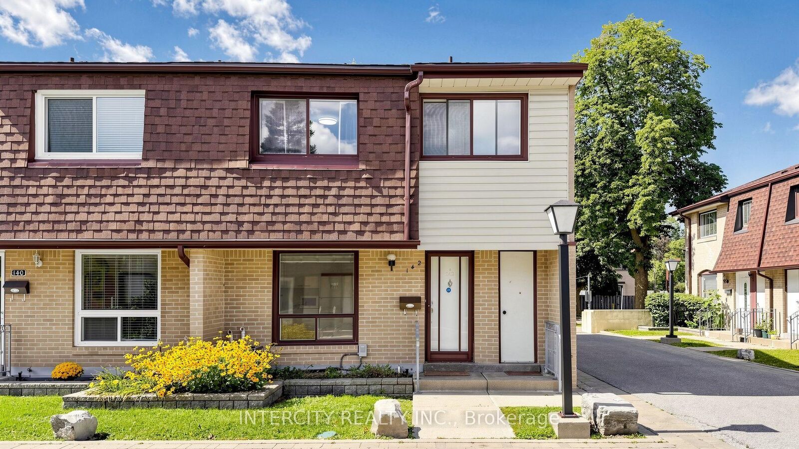 Property Photo:  21 Livonia Place 142  ON M1E 4W5 