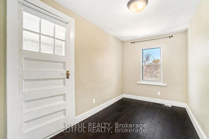 Property Photo:  11 Champagne Avenue S  ON K1S 4P1 