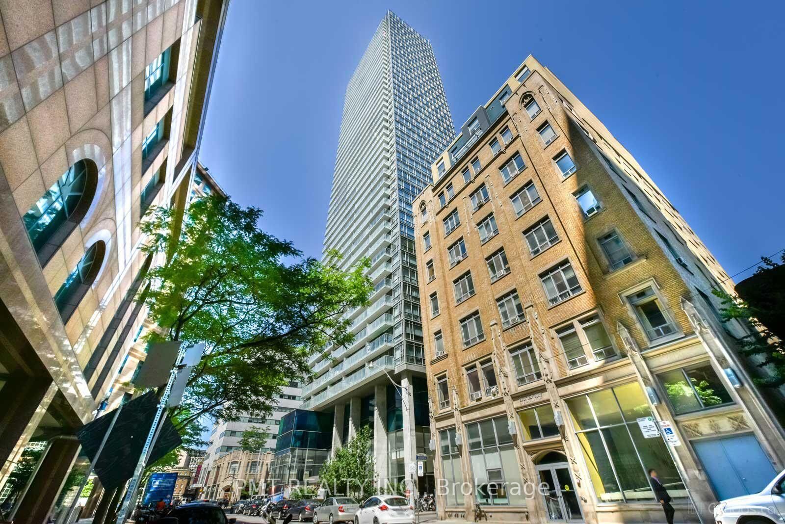 Property Photo:  38 Grenville Street 1607  ON M4Y 1A5 