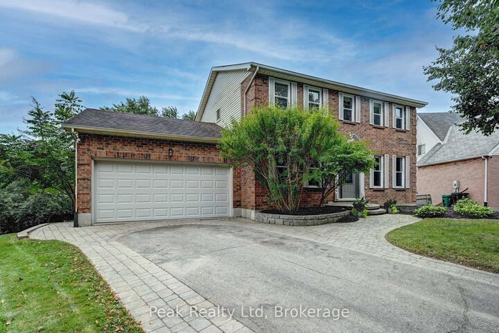 Property Photo:  28 Notchwood Court  ON N2A 3L5 