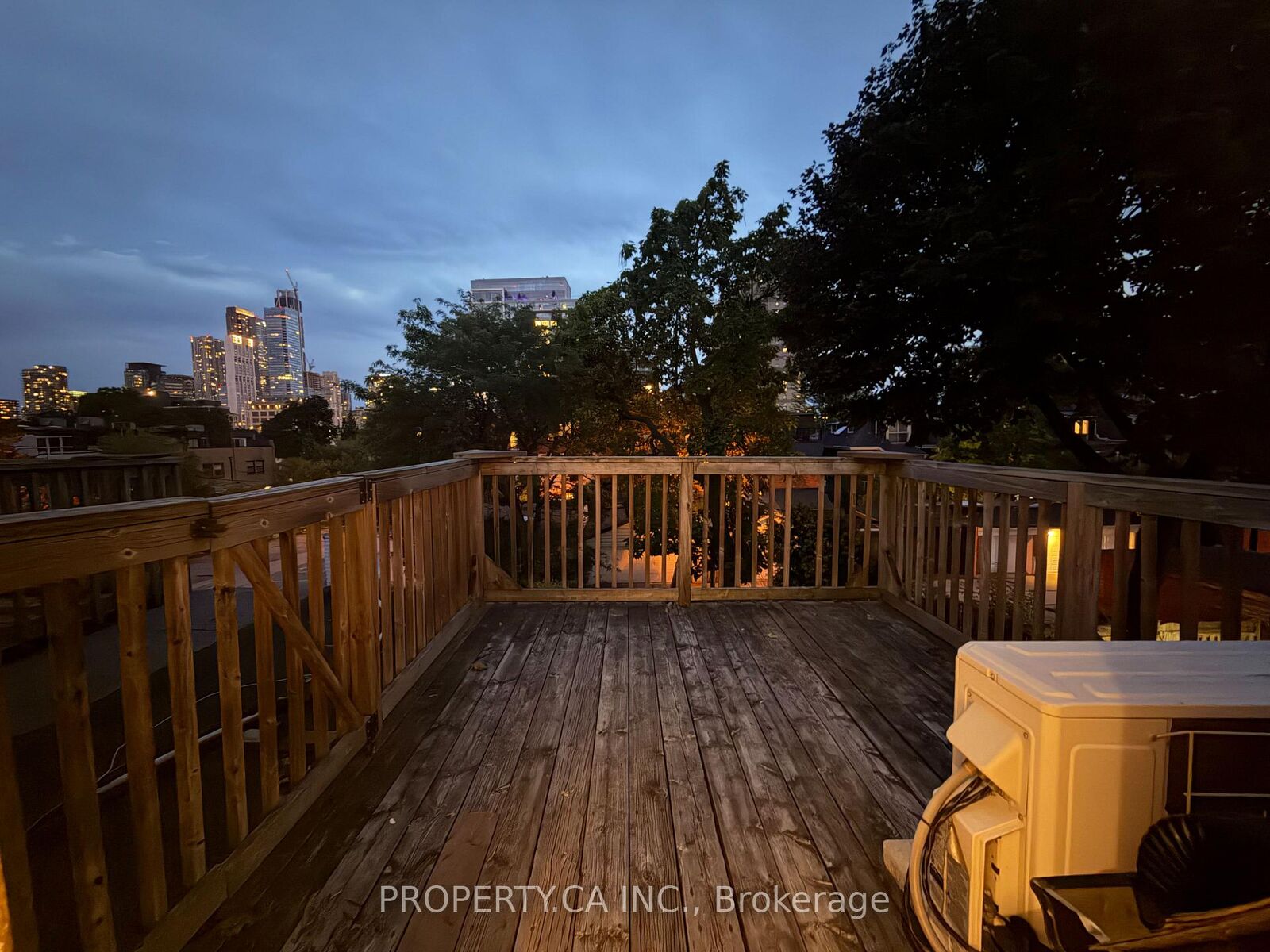 Property Photo:  25 Dupont Street 3  ON M5R 1V3 