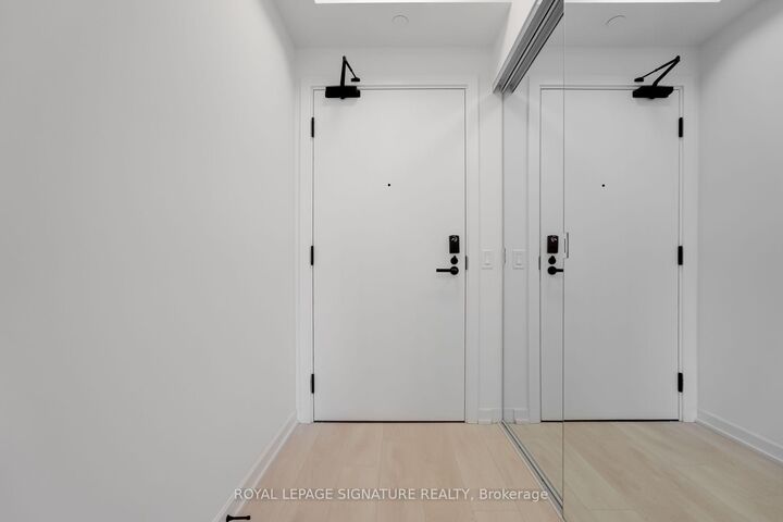 Property Photo:  1285 Dupont Street 1404  ON M6H 0E3 