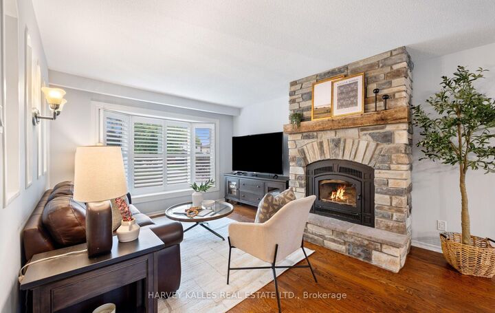 Property Photo:  143 Kingsview Drive  ON L7E 3W2 