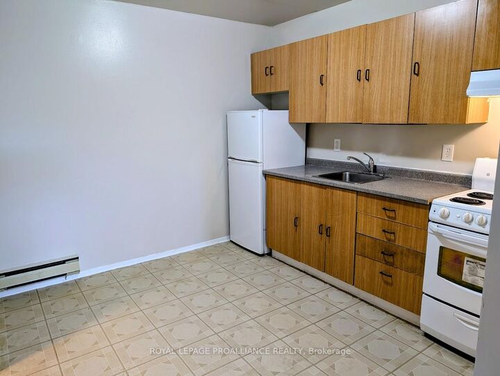 Property Photo:  1837 Lansdowne Street W 27  ON K9K 1R4 