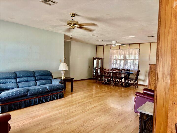 Property Photo:  1921 N Augusta St Avenue  OK 74403 