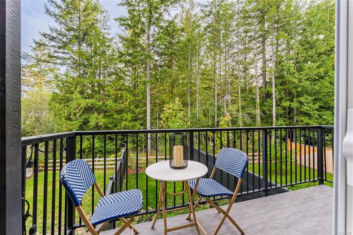 Property Photo: 600 Ninth St #121 BC V9R 0L4