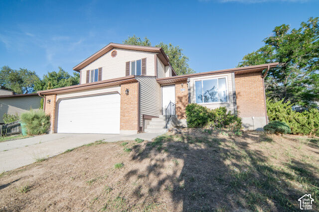 Property Photo: 10273 S Countrywood Dr UT 84092