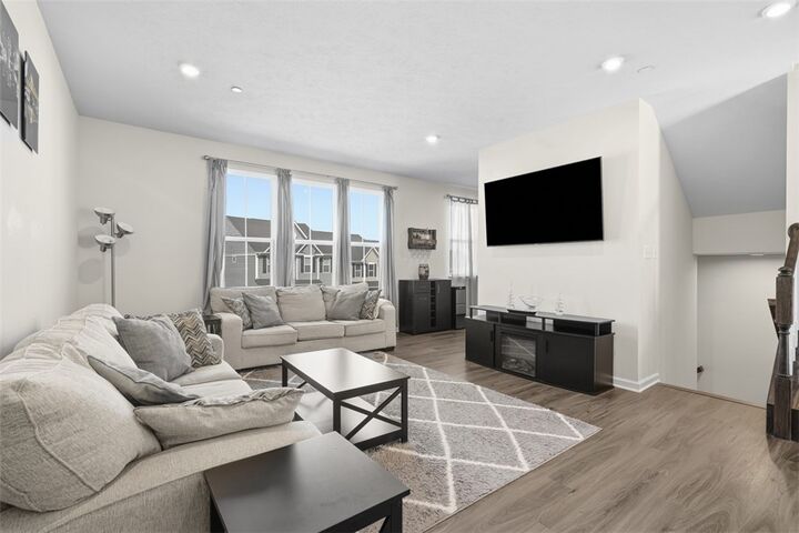 Property Photo: 458 Greenwood Dr PA 15317