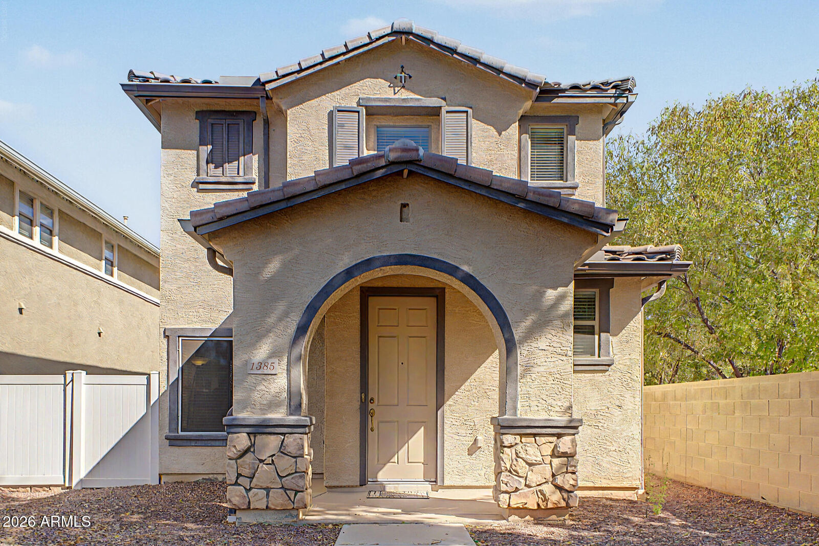 Property Photo:  1385 S Joshua Tree Lane  AZ 85296 