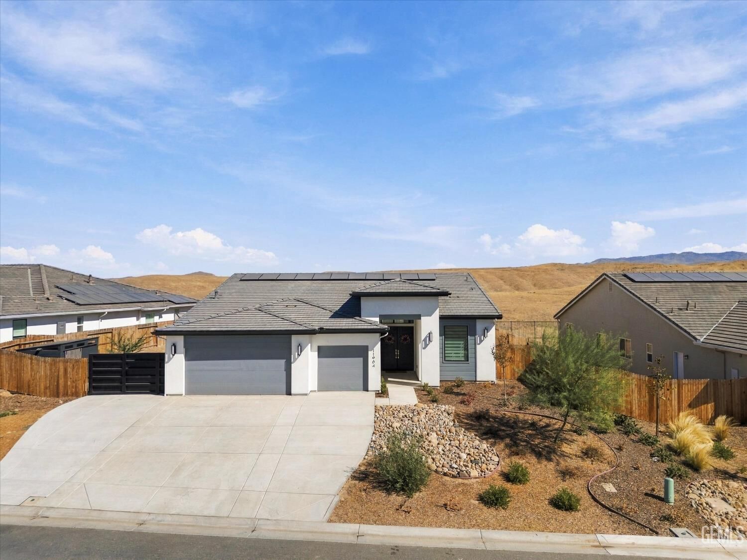 Property Photo:  11904 Pendulum Drive  CA 93306 