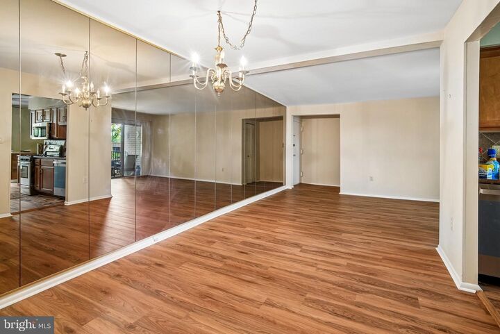 Property Photo: 3360 Woodburn Road 33 VA 22003