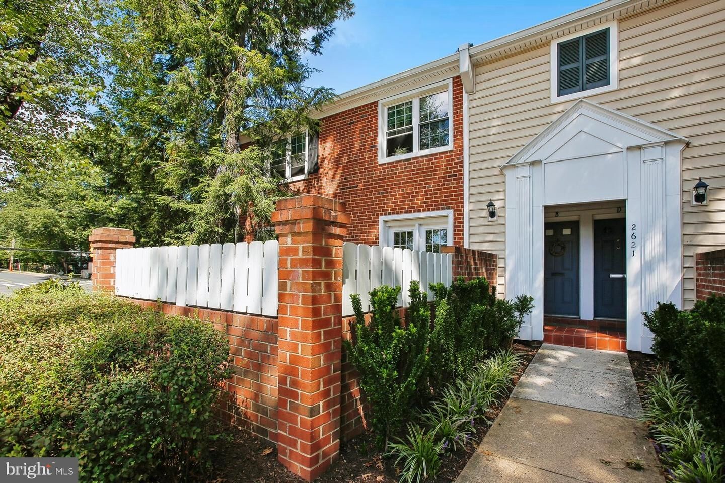 Property Photo: 2621 S Walter Reed Drive S A VA 22206