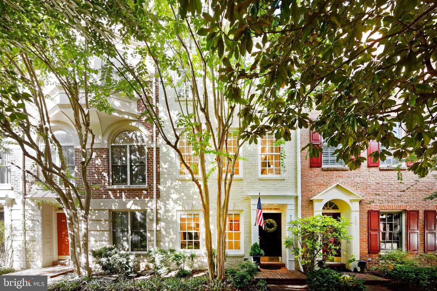 Property Photo: 711 Fords Landing Way VA 22314