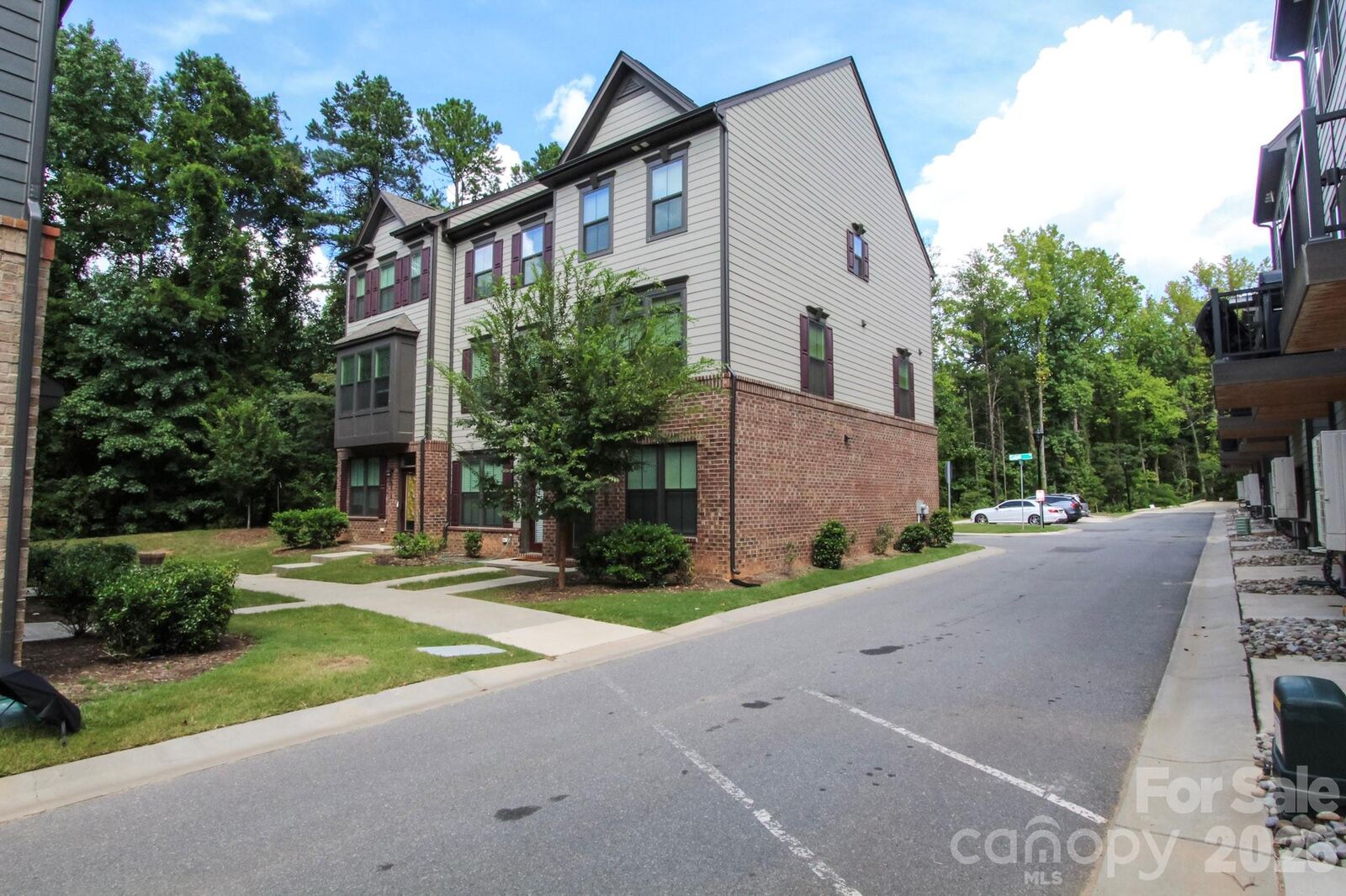 Property Photo:  505 Cubitt Court  NC 28205 