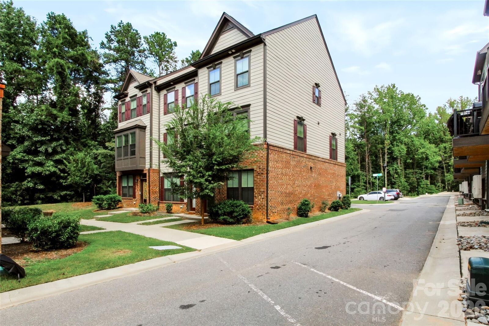Property Photo:  505 Cubitt Court  NC 28205 