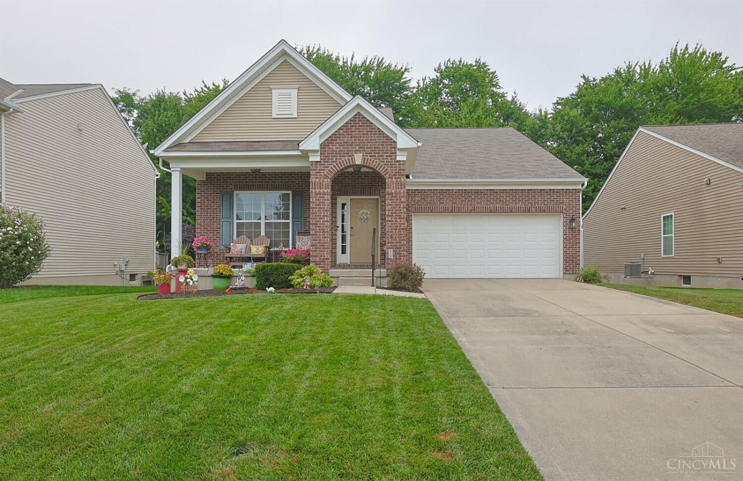 Property Photo:  954 London Court  OH 45245 
