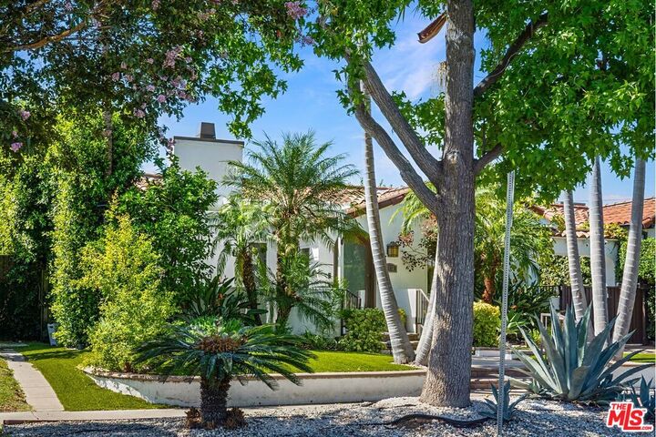 Property Photo:  1173 S Point View St  CA 90035 