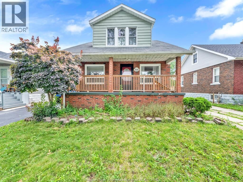Property Photo:  2318 Chandler  ON N8W 4A6 
