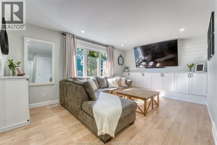 Property Photo:  3214 Forest Glade Drive  ON N8R 1X3 