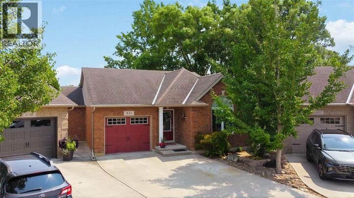 Property Photo:  821 Carriage Way  ON N7W 0A5 