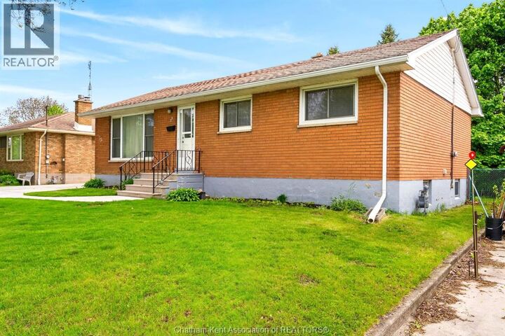 Property Photo:  35 Peter Street  ON N7M 5B2 