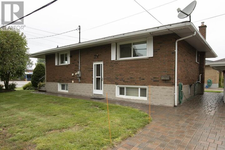 Property Photo:  382 Doncaster Rd  ON P6C 2V2 