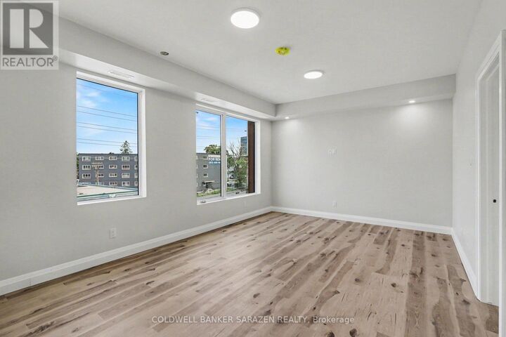 Property Photo:  42 McArthur Avenue 301  ON K1L 6R2 