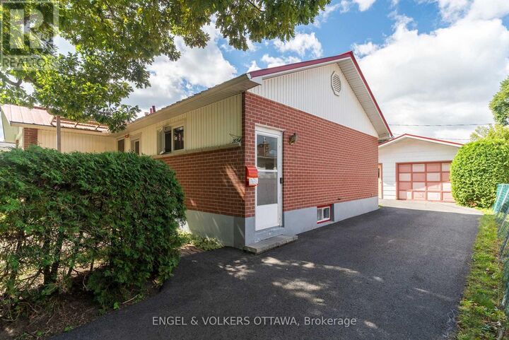 Property Photo:  2034 Cornish Street  ON K1G 2R8 