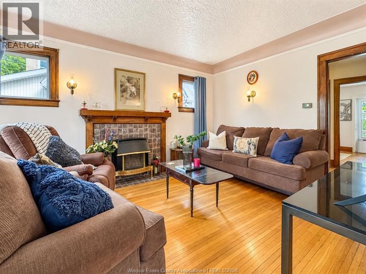 Property Photo:  2270 Lillian  ON N8X 4B2 