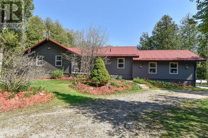 Property Photo: 18599 Horseshoe Hill Road ON L7K 2B9