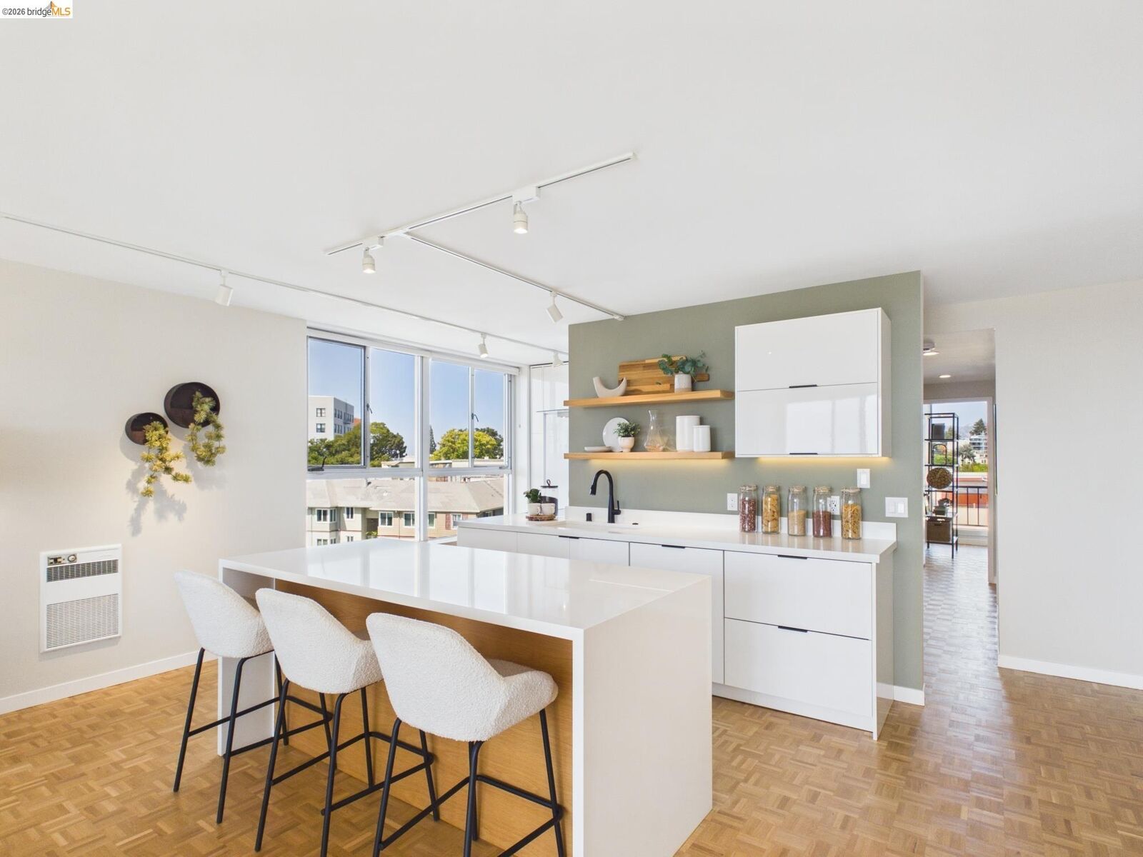 Property Photo:  320 Lee St 702  CA 94610 