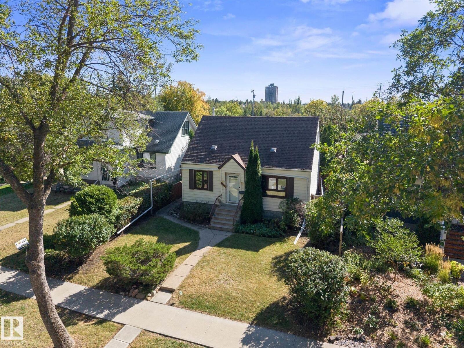 Property Photo:  11119 62 Avenue NW  AB T6H 1N3 
