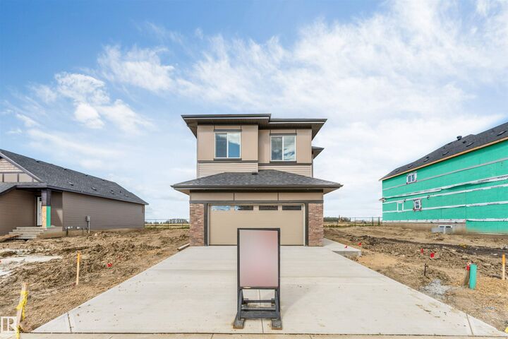 Property Photo: 208 Falcon Crescent AB T0B 3M3
