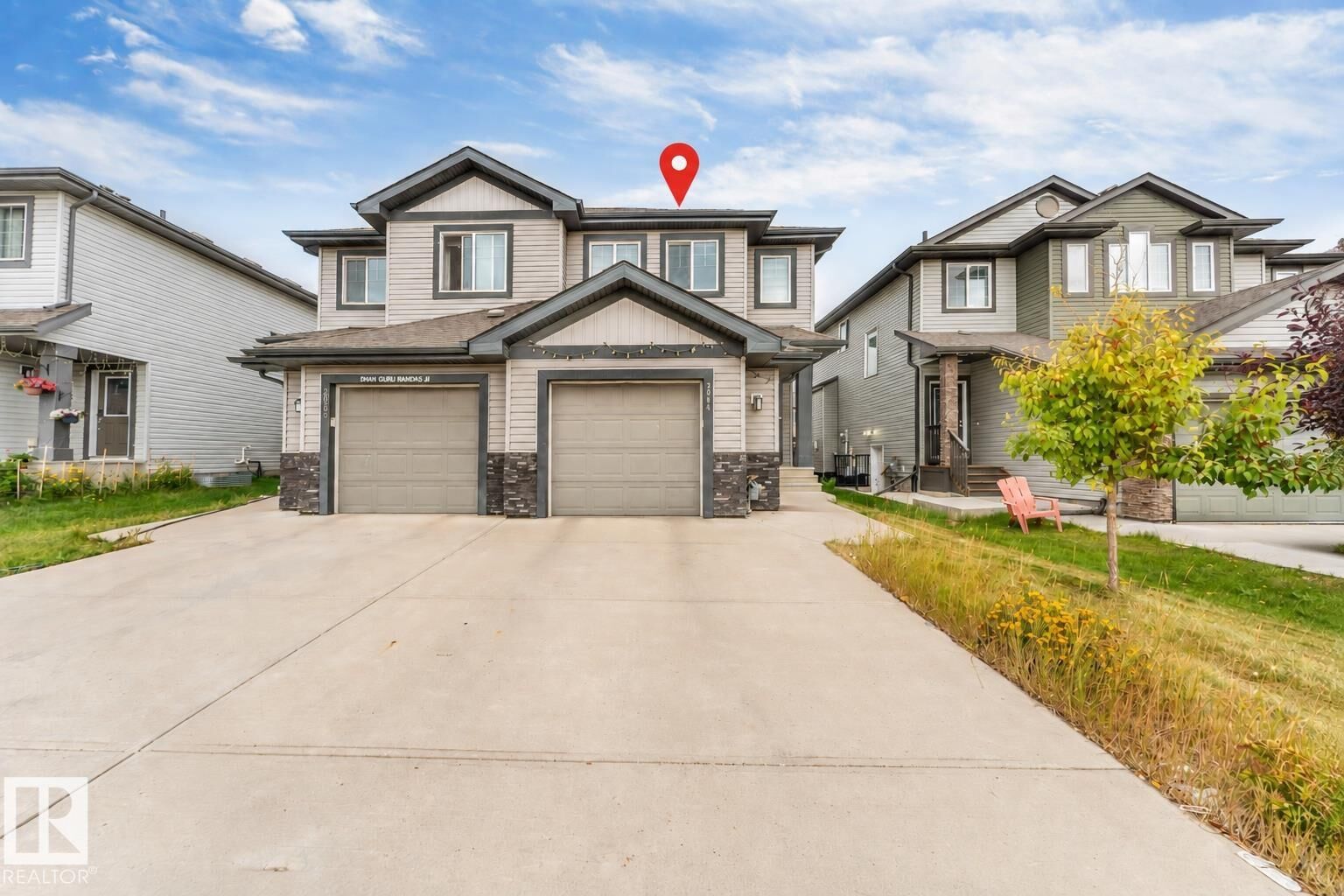 Property Photo:  2004 15 Avenue NW  AB T6T 2B6 