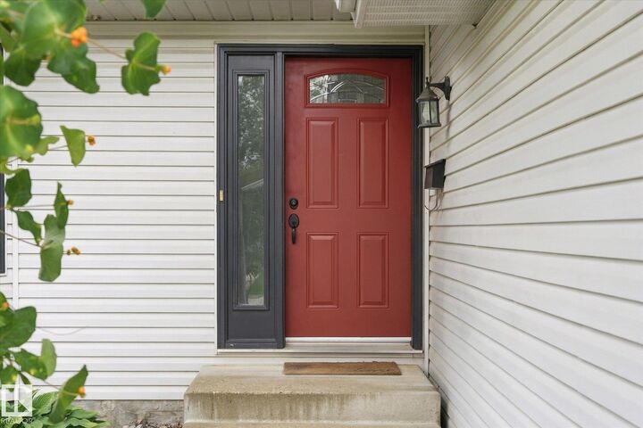 Property Photo:  11 Woodside Crescent  AB T7X 3E5 