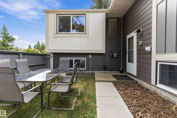 Property Photo:  500 Willow Court NW  AB T5T 2K7 