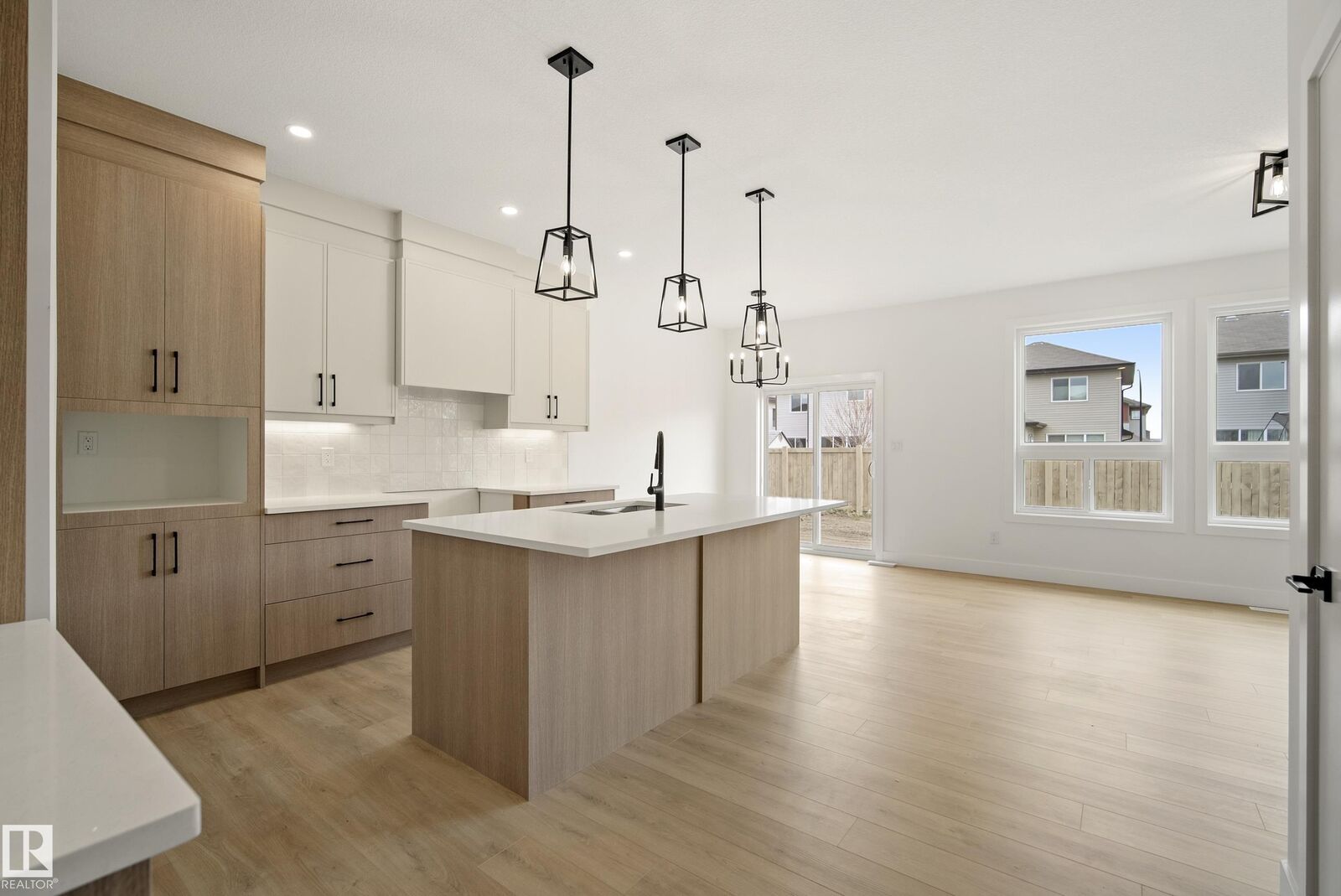 Property Photo:  113 Caledon Crescent  AB T7X 4E3 