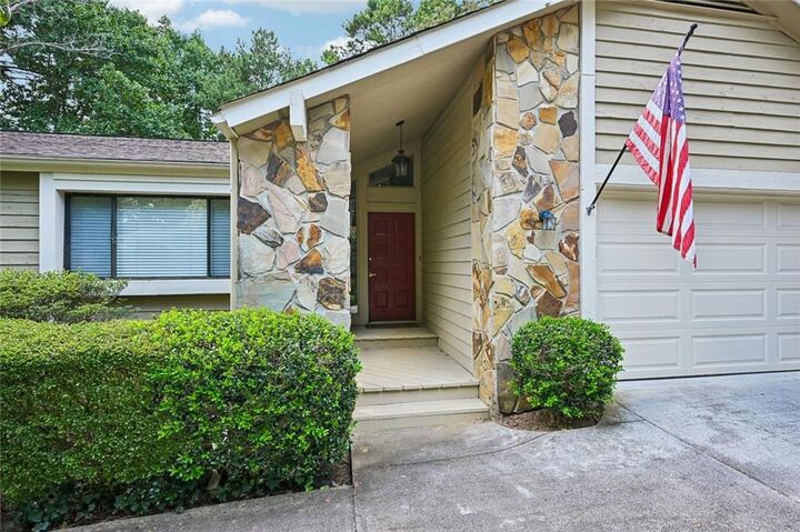 Property Photo: 1008 Muirfield Drive NE GA 30068
