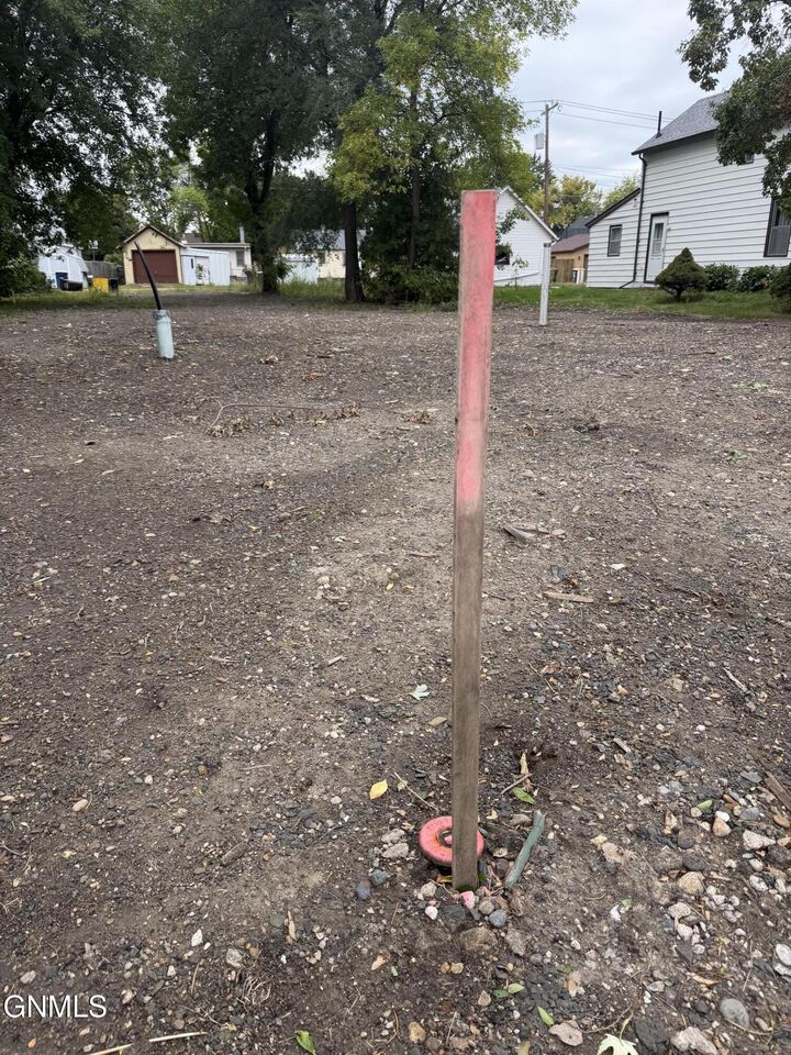 Property Photo:  814 9th Avenue SE  ND 58401 