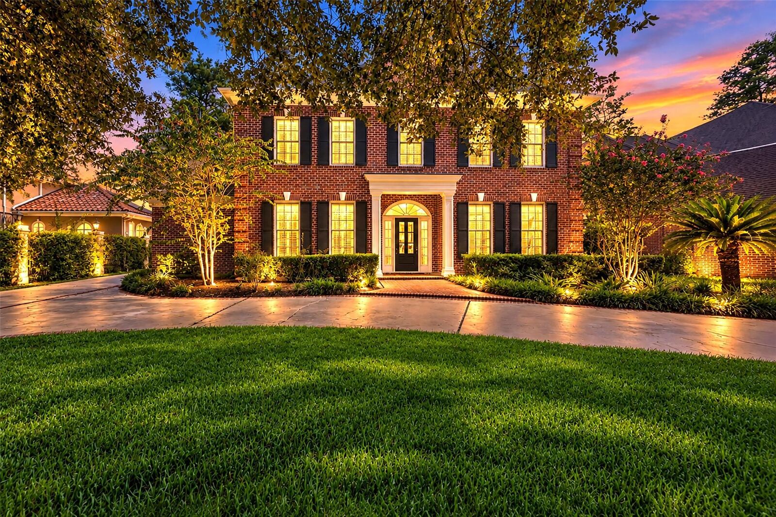 Property Photo:  23 E Shady Lane A  TX 77063 